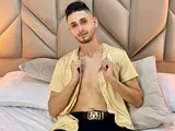 Baiser LoganBrooks